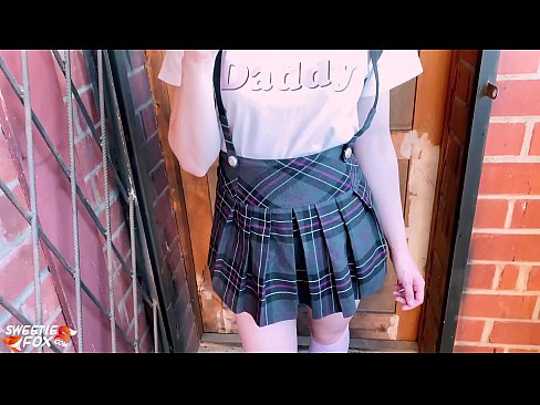 ❤️ Schoolgirl Sucks a dick gu domhainn agus fucks an àite clasaichean. ❤️❌  Pornagraf càileachd  leinn  ☑