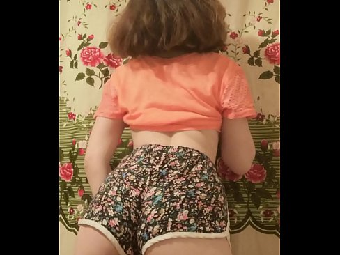 ❤️ Leanabh òg sexy a ’toirt dheth na shorts aice air a’ chamara ❤️❌  Pornagraf càileachd  leinn  ☑