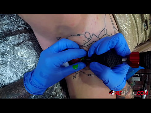 ❤️ Fìor tattooed hottie Sully Savage fhuair tattoo air a clitoris ❤️❌  Pornagraf càileachd  leinn  ☑